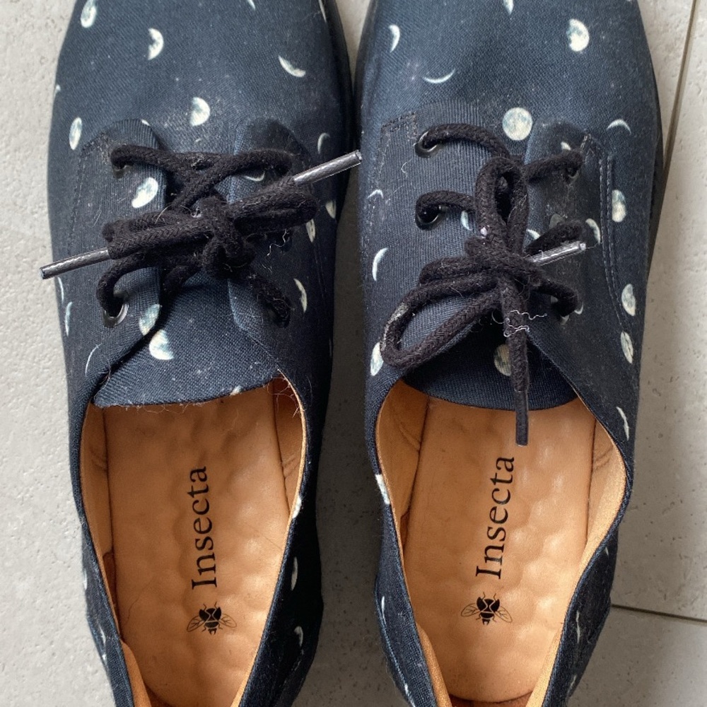 Black Oxford Shoes with Moon design - Vegan and ethical